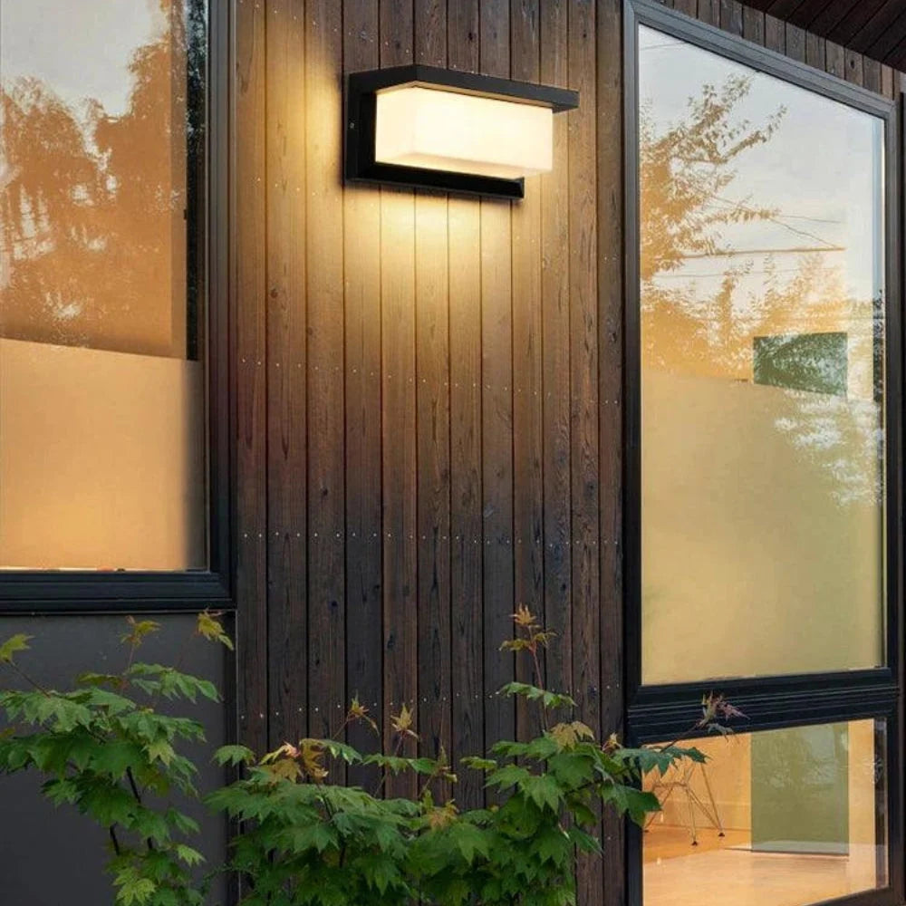 Outdoor Wall Light | Motion-Activated PIR Sensor & Weather-Resistant | 20 W LED