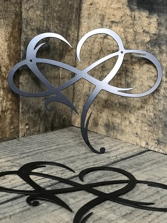 Metal Wall Art | Infinity Heart Design & Iron Construction | 30 x 25 / 40 x 35 cm