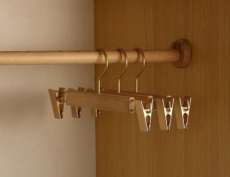 Wooden Hangers | Camphor Wood Wide-Shoulder & Non-Slip Flocked Rod | Set of 2
