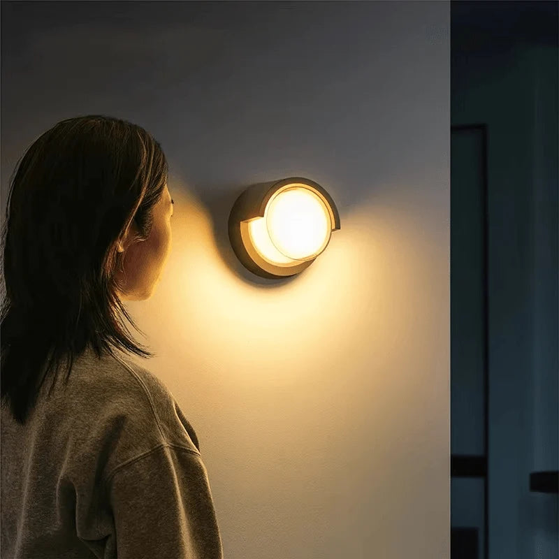 Outdoor Wall Light | Warm White LED & Weatherproof IP65 | Round & Square Options