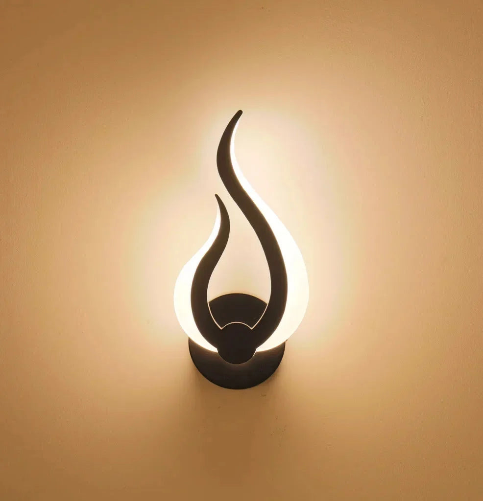 Wall Lamp | Flame-Shaped Flickering LED & Energy-Efficient | Gold & White Options