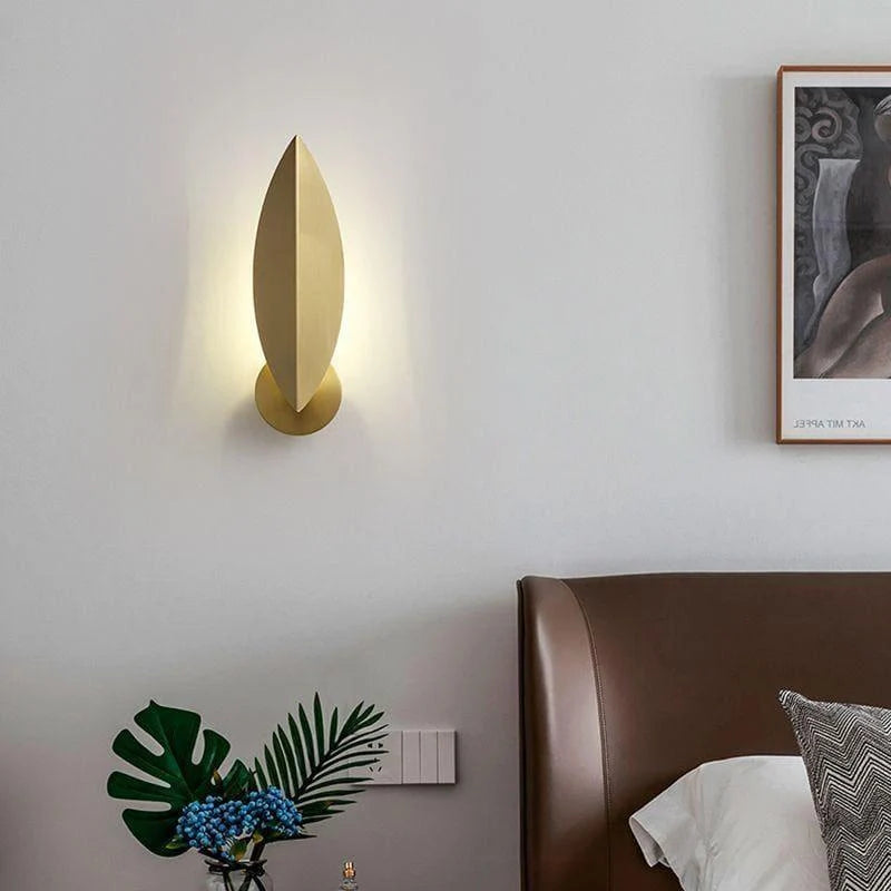 Wall Sconce | Golden Finish, Warm 3000K & Built-In Switch