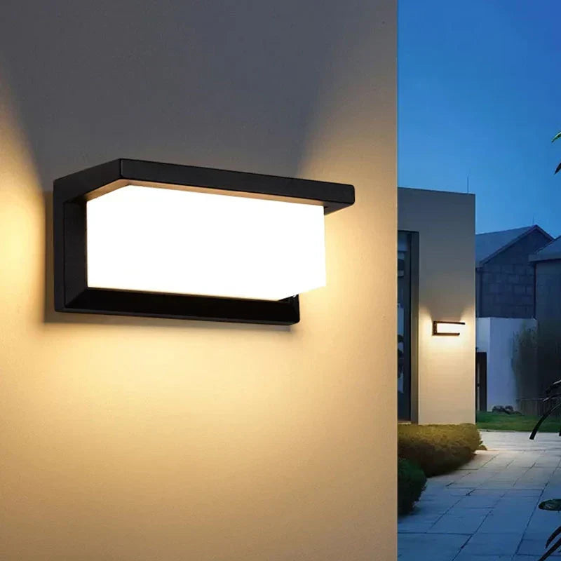 Outdoor Wall Light | Motion-Activated PIR Sensor & Weather-Resistant | 20 W LED