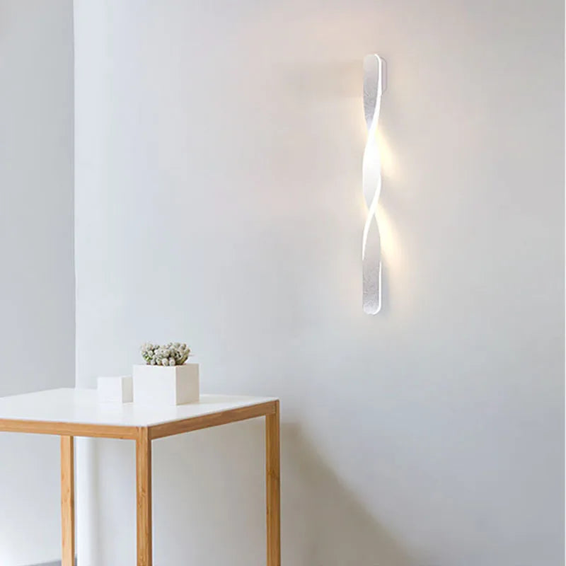 LED Wall Lamp | Curved Modern Design & Dimmable Warm White | 40 x 12 x 8 cm