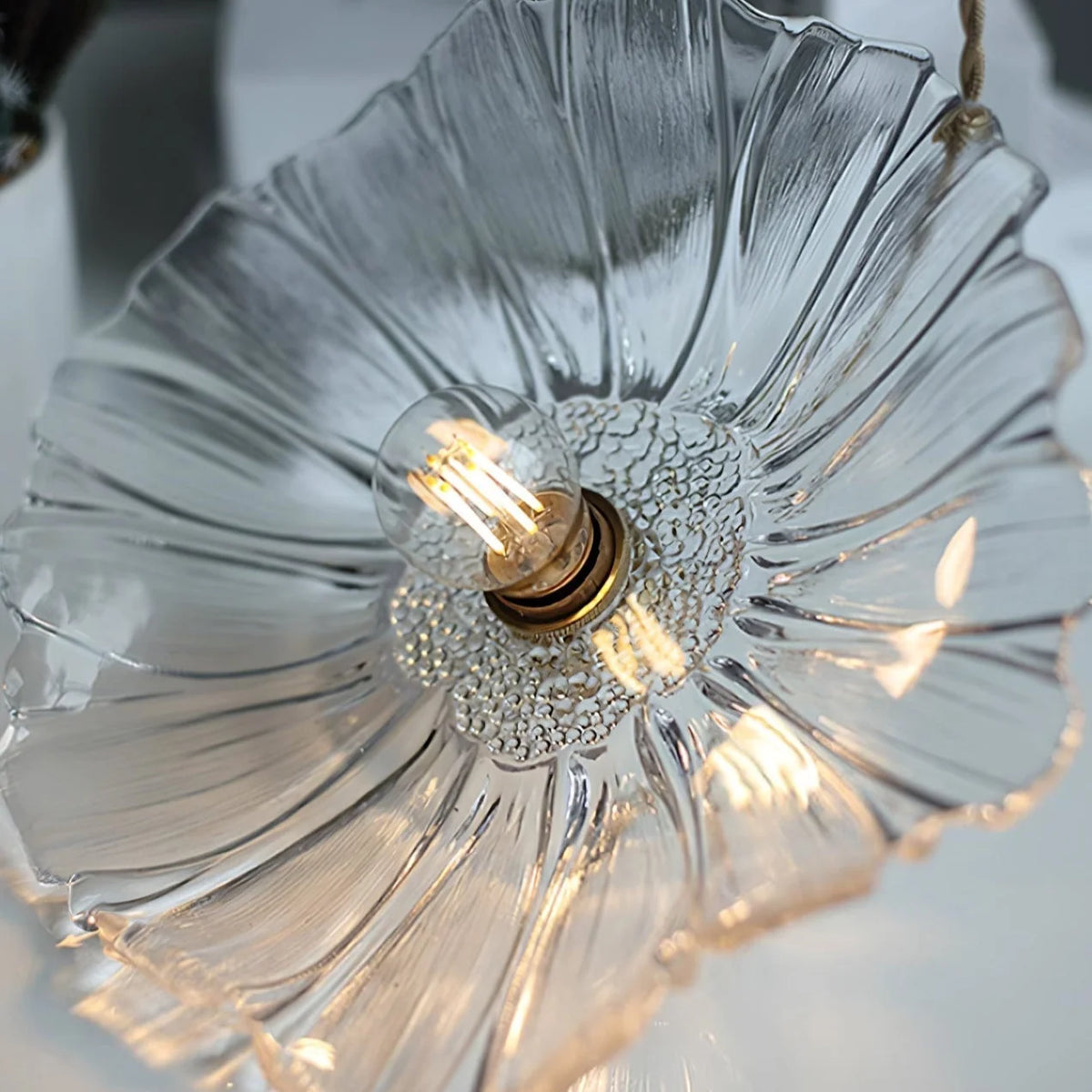 Pendant Light | Flower-Shaped Glass & Brass Accents | Three-Colour Switch